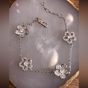 Elegant Silver plated Floral Bracelet rhinestone diamond fashion new